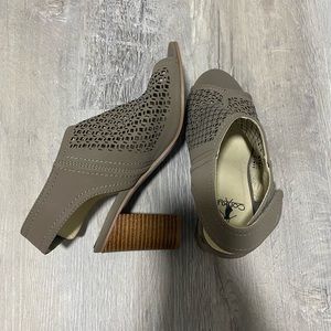 Perfect summer or fall heel!